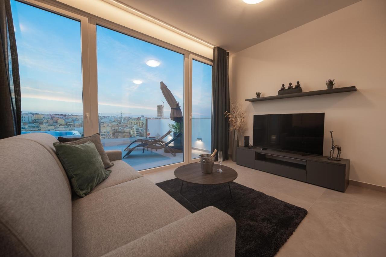 The Address Seafront Suites With Hot Tub Pieta Exterior photo