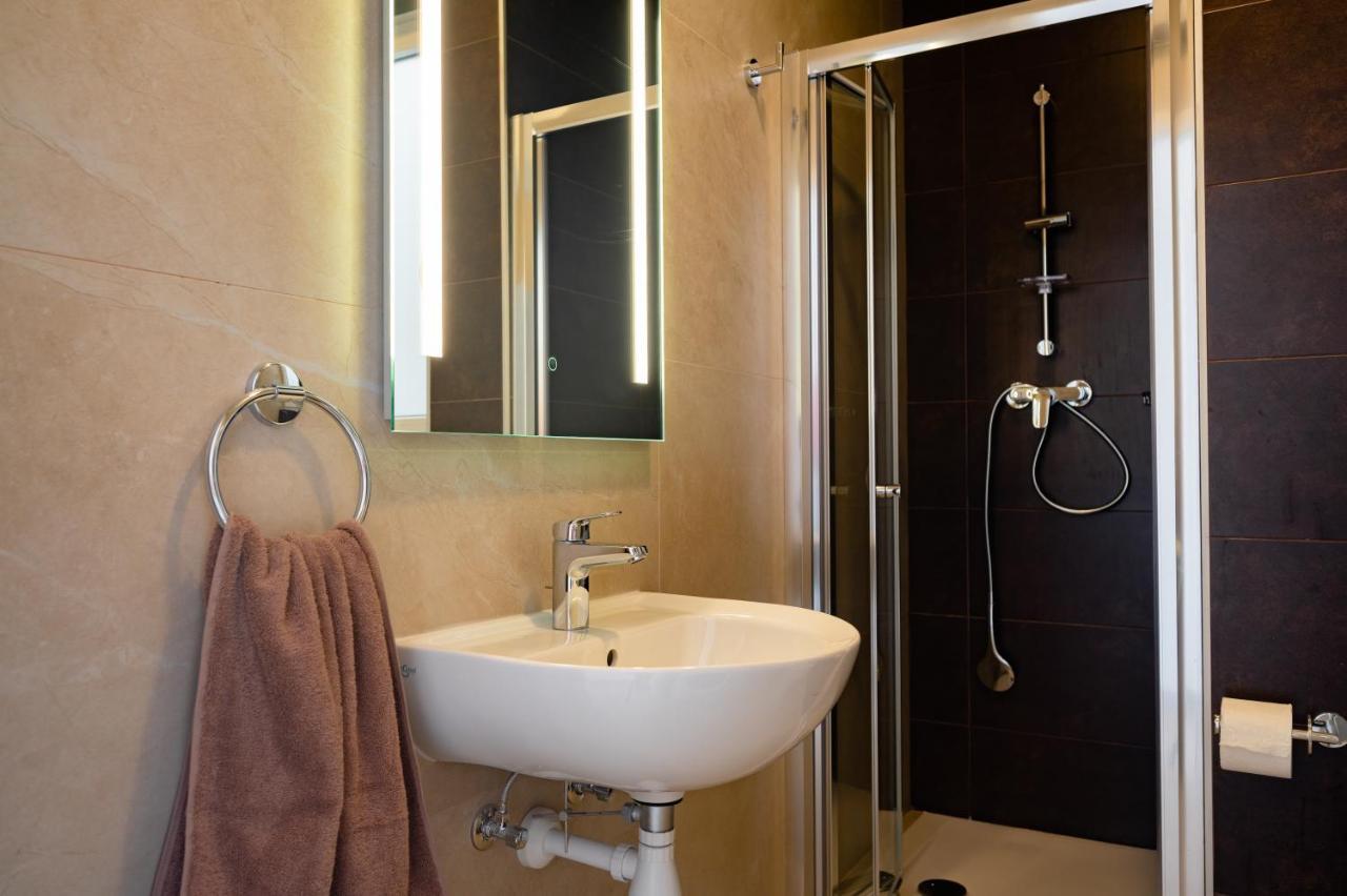 The Address Seafront Suites With Hot Tub Pieta Exterior photo