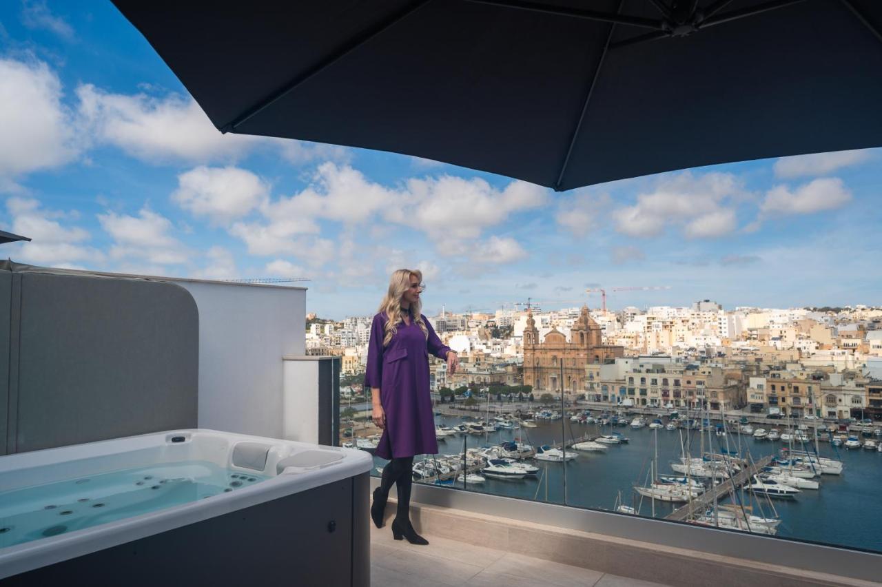 The Address Seafront Suites With Hot Tub Pieta Exterior photo