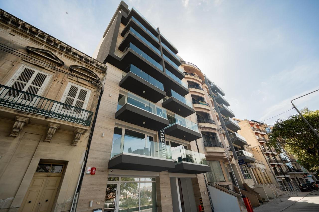 The Address Seafront Suites With Hot Tub Pieta Exterior photo