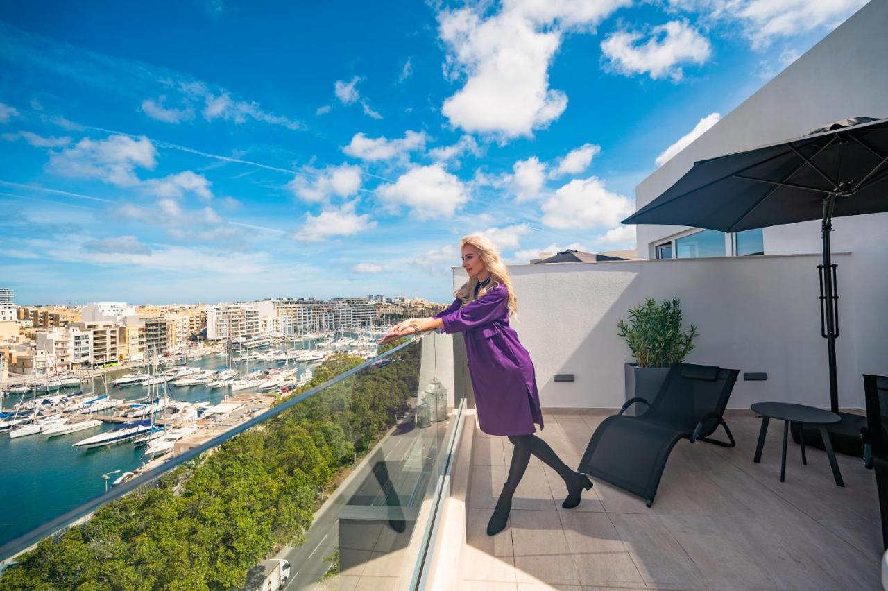 The Address Seafront Suites With Hot Tub Pieta Exterior photo
