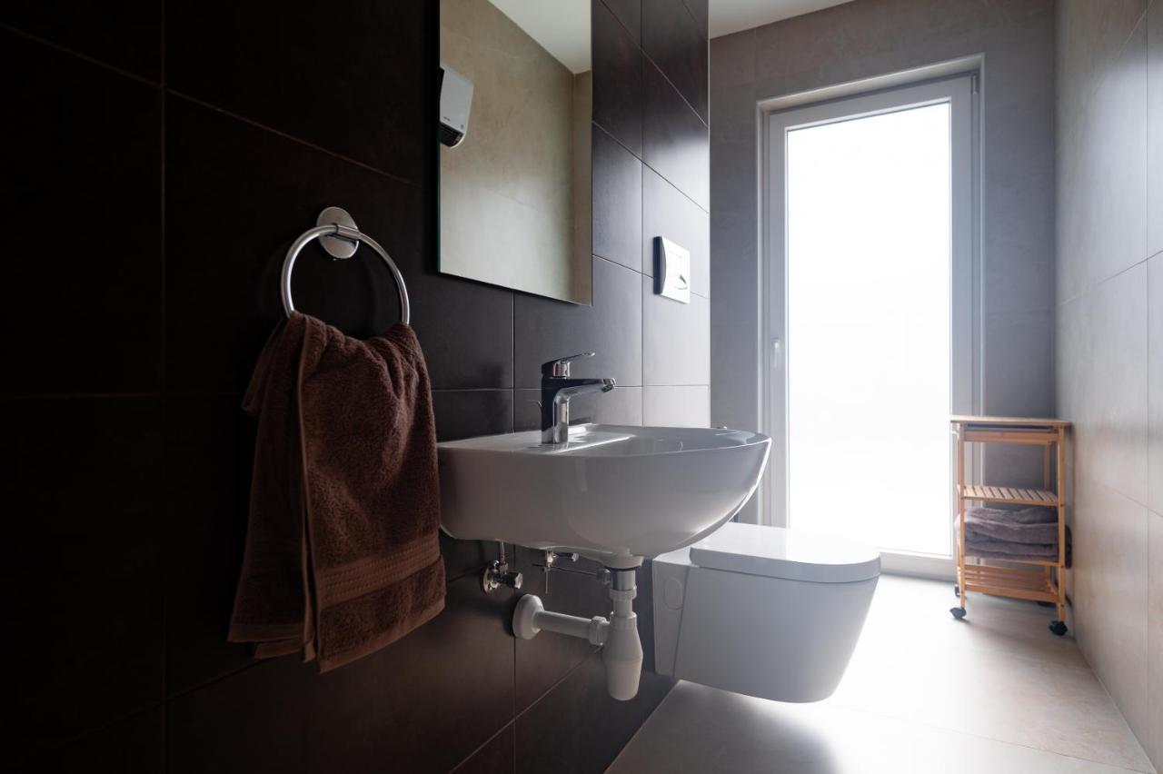 The Address Seafront Suites With Hot Tub Pieta Exterior photo